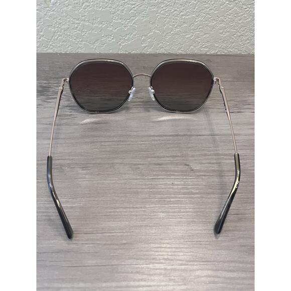 Longchamp “Soccoro” Large Sunglasses – NWT – Green Gift Pouch - Picture 3 of 3